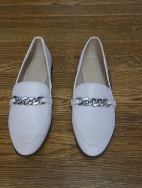 Women's Pale Pink Chain-Trim Loafers